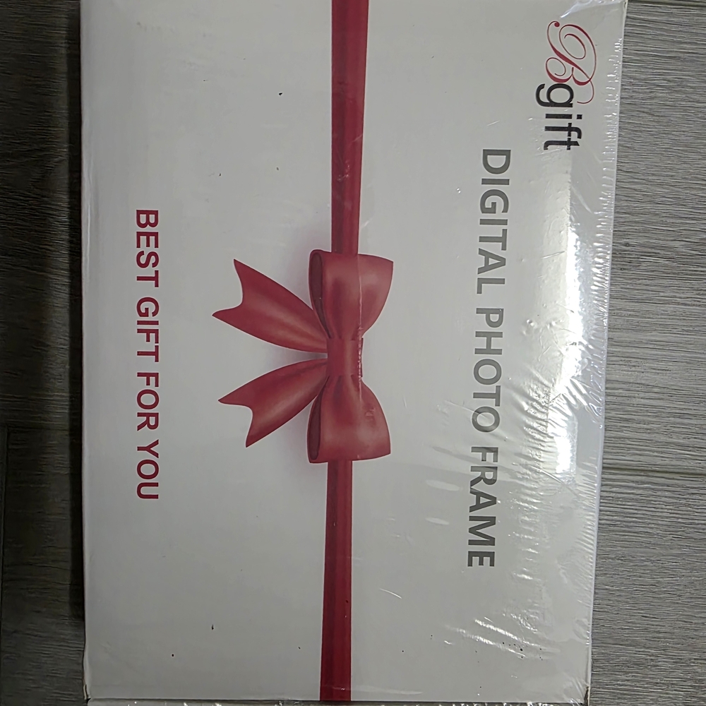 Bgift Digital Photo Frame with Red Ribbon